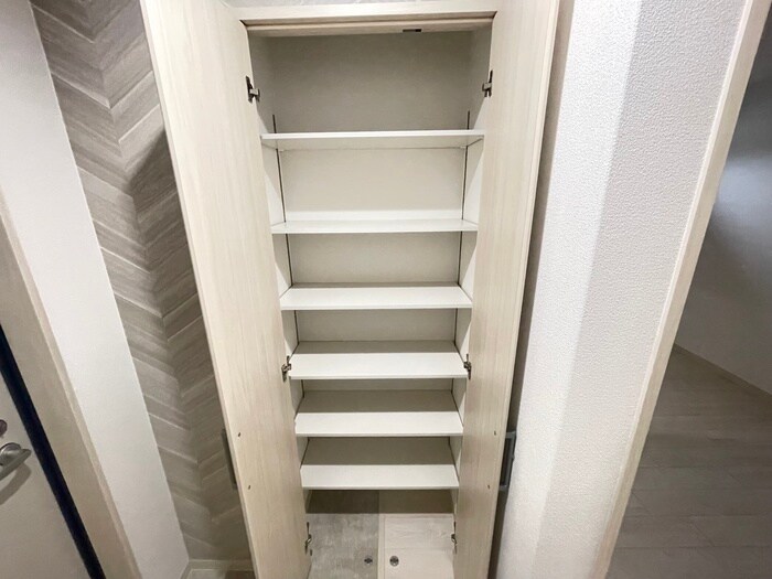物件内観写真8　(靴箱)