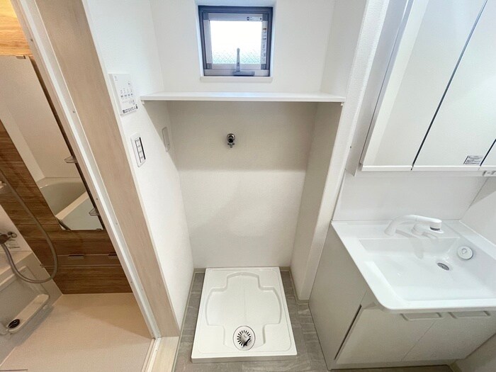 物件内観写真11　(洗濯機置場)