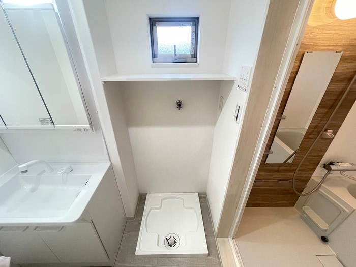 物件内観写真13　(洗濯機置場)