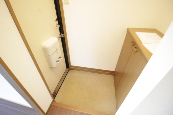 物件内観写真14　(玄関)