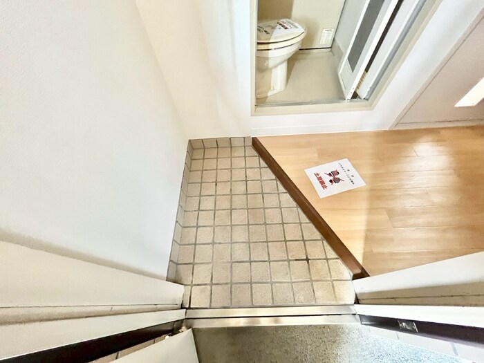 物件内観写真17　(玄関)