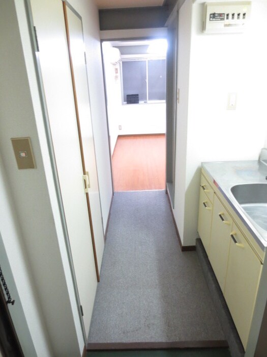 物件内観写真6　(廊下)