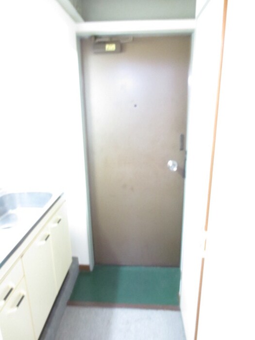 物件内観写真8　(玄関)