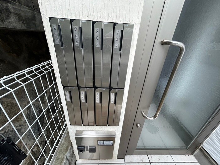 物件外観写真4　(エントランス部分)