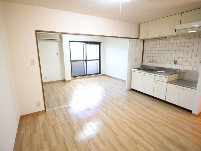 物件内観写真8　(居室)