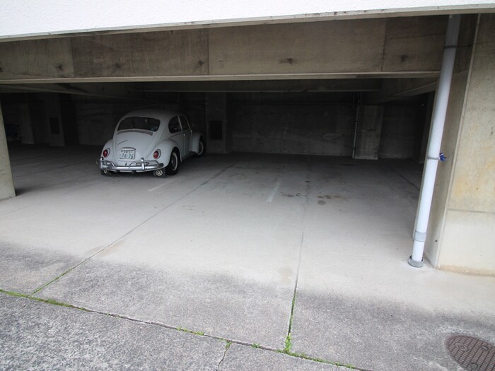 物件外観写真6　(駐車場)