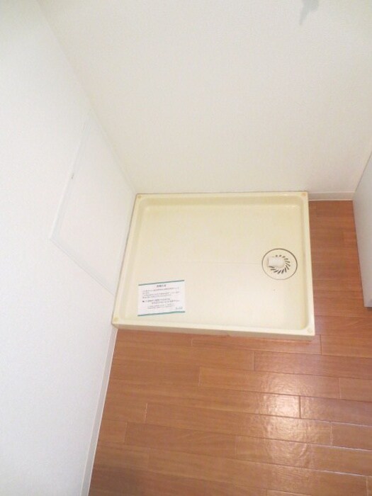 物件内観写真12　(洗濯機置場)