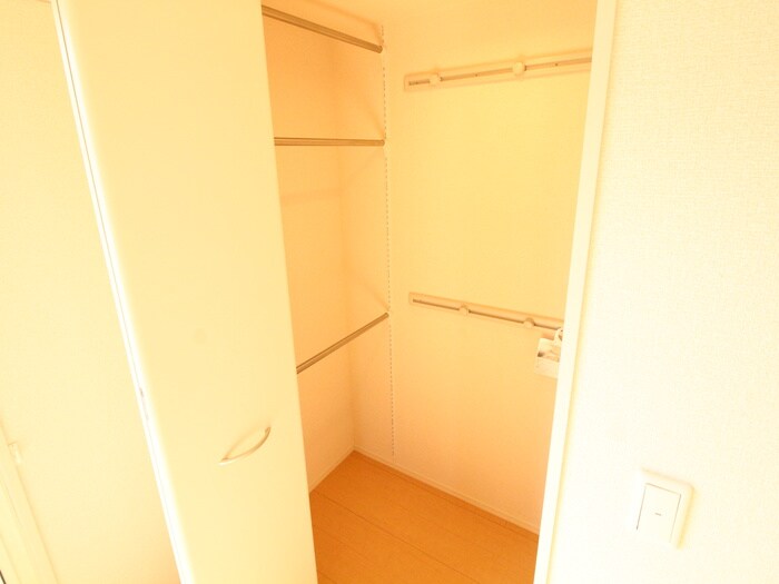 物件内観写真13　(収納)