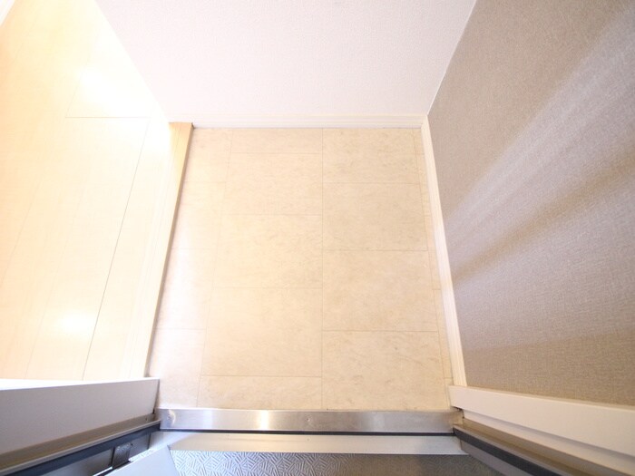 物件内観写真14　(玄関)