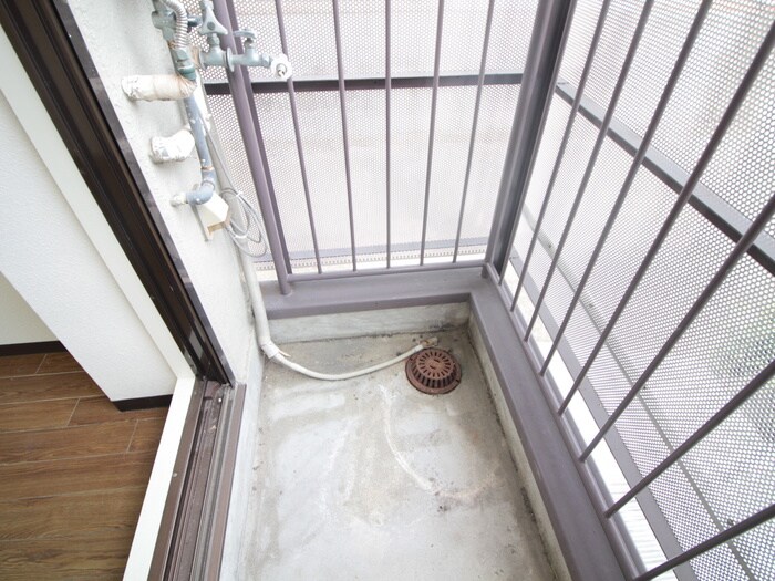 物件内観写真15　(洗濯機置場)