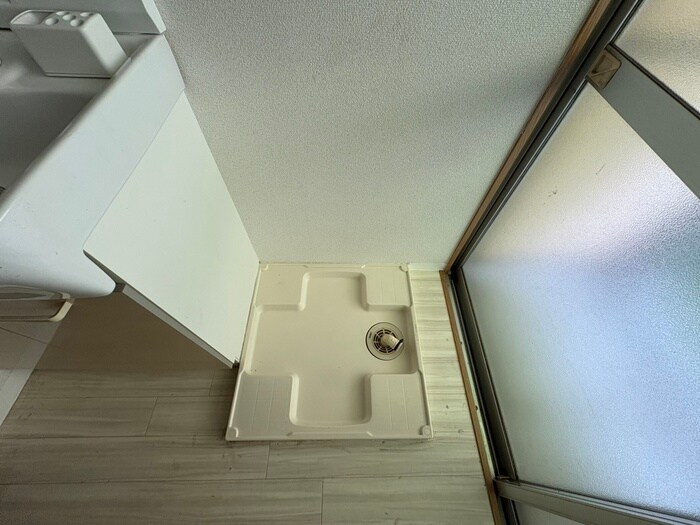 物件内観写真14　(洗濯機置場)