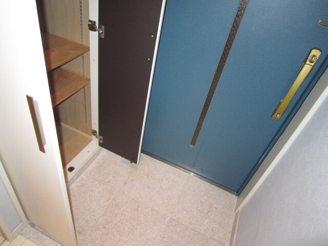 物件内観写真10　(靴箱)