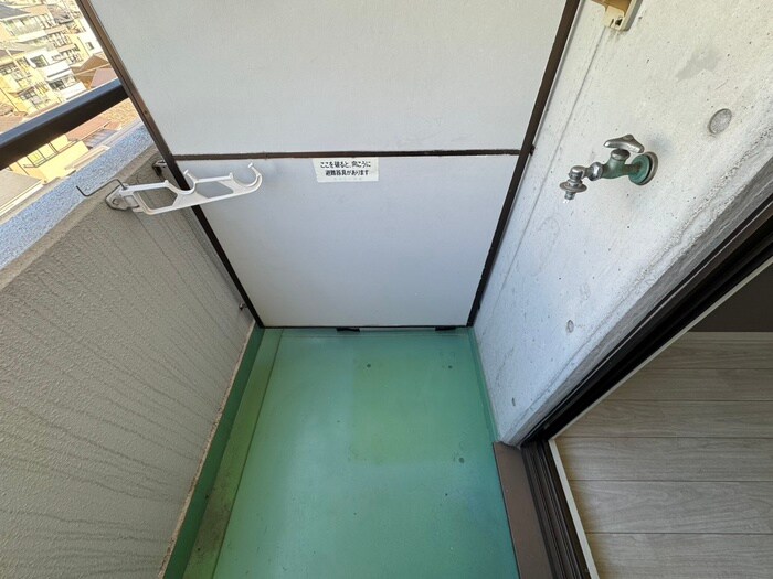 物件内観写真18　(洗濯機置場)