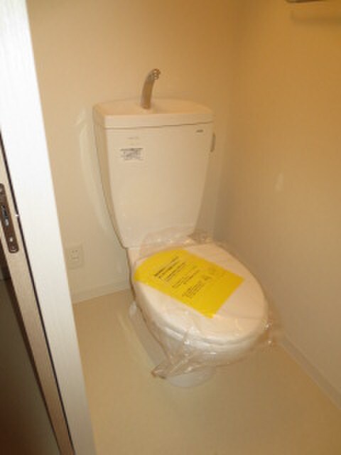 物件内観写真8　(トイレ)