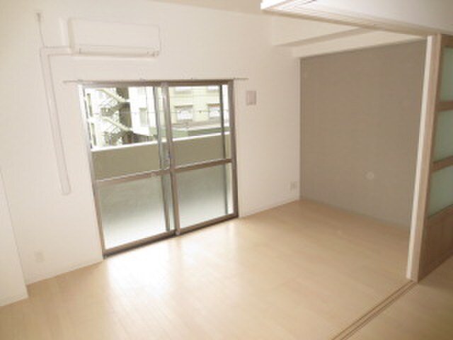 物件内観写真15　(居室)