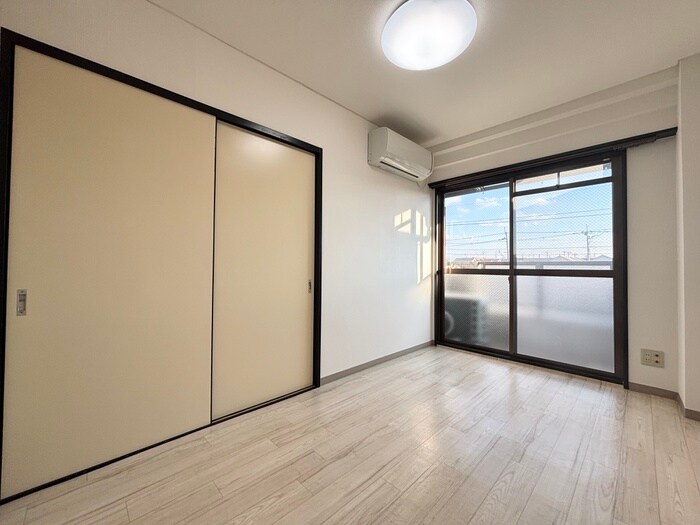 物件内観写真8　(居室)