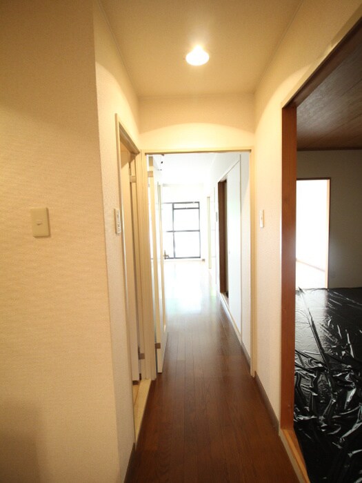 物件内観写真9　(廊下)