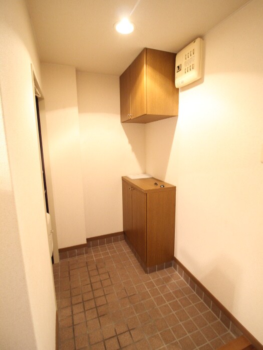 物件内観写真17　(玄関)