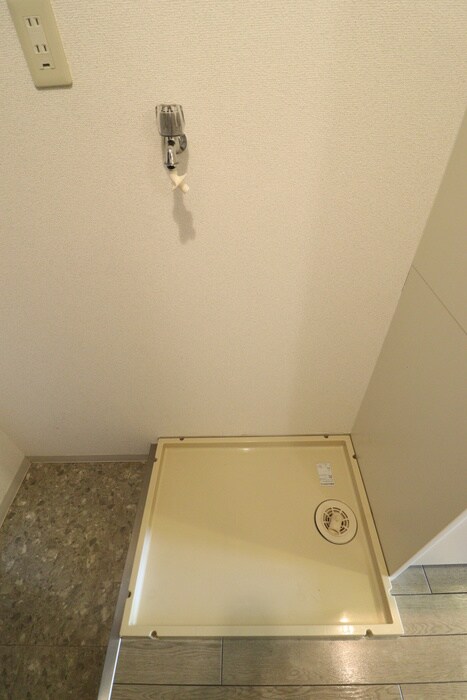 物件内観写真13　(洗濯機置場)