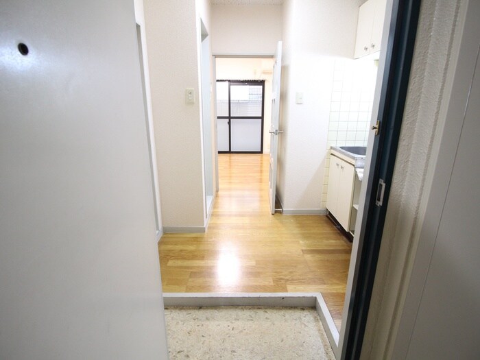 物件内観写真7　(玄関)