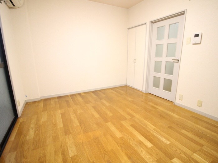 物件内観写真10　(居室)