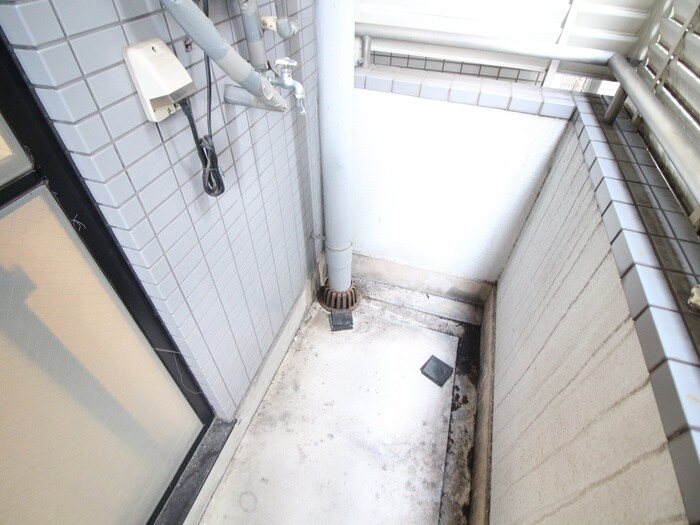 物件内観写真12　(洗濯機置場)