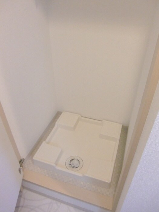 物件内観写真8　(洗濯機置場)