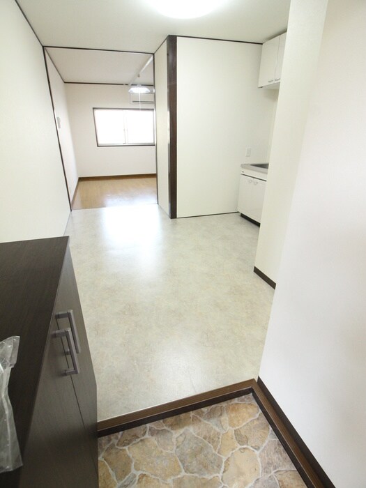 物件内観写真7　(玄関)