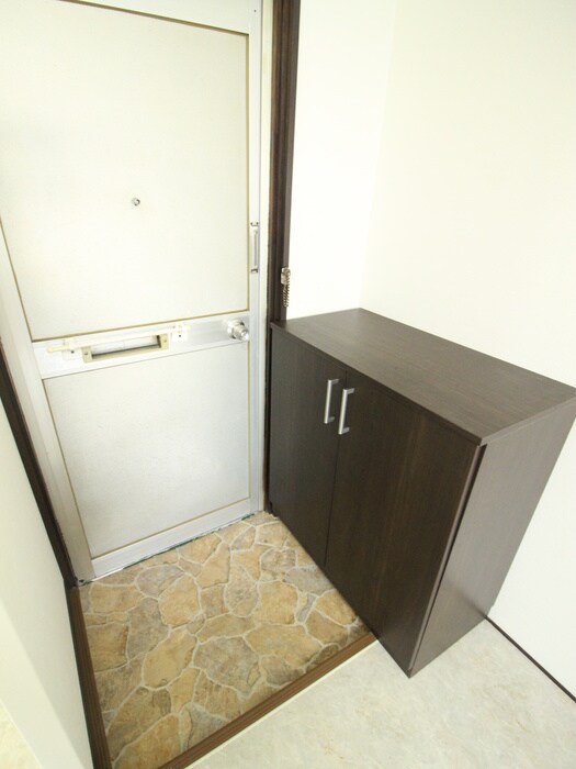 物件内観写真8　(玄関)