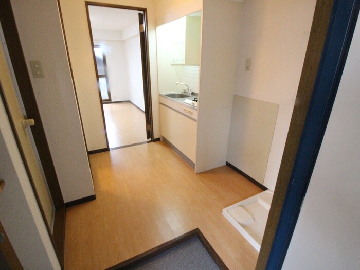 物件内観写真7　(玄関)