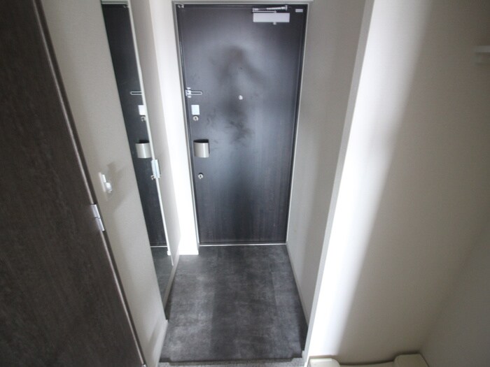 物件内観写真1　(玄関)