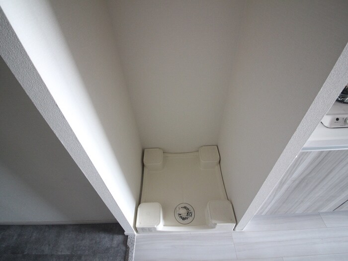 物件内観写真12　(洗濯機置場)