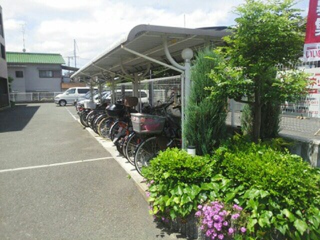 物件外観写真3　(駐輪場)