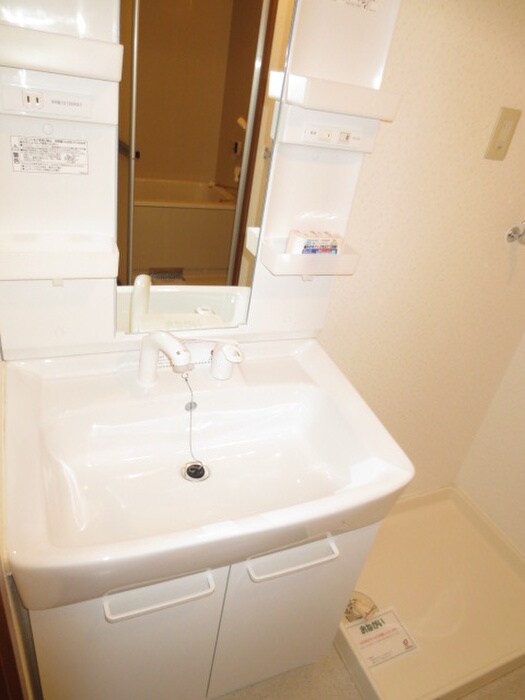 物件内観写真12　(洗濯機置場)