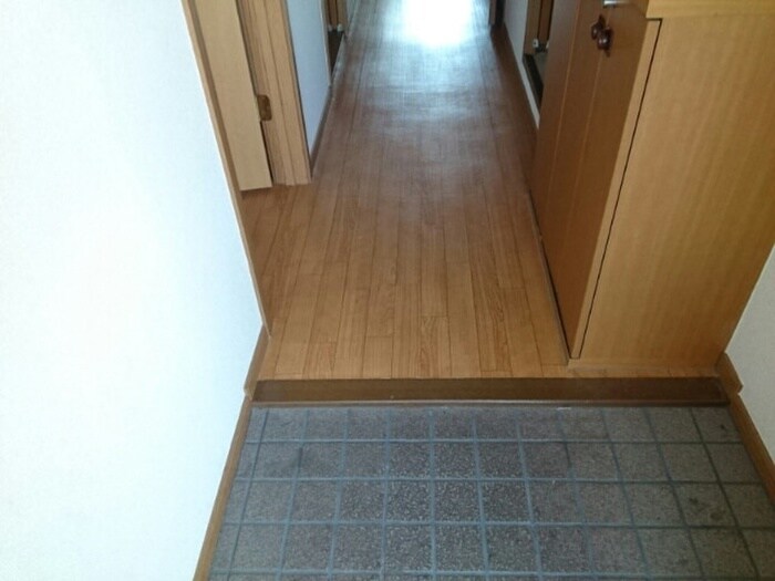 物件内観写真18　(玄関)