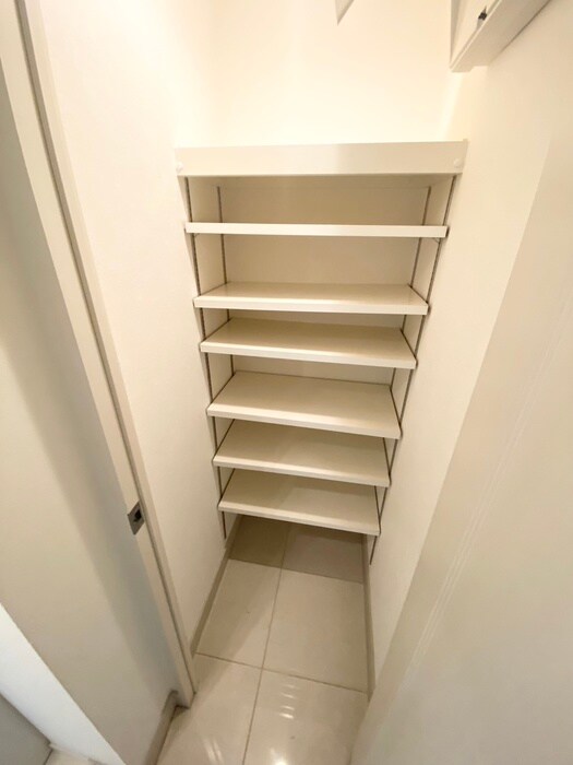 物件内観写真8　(靴箱)