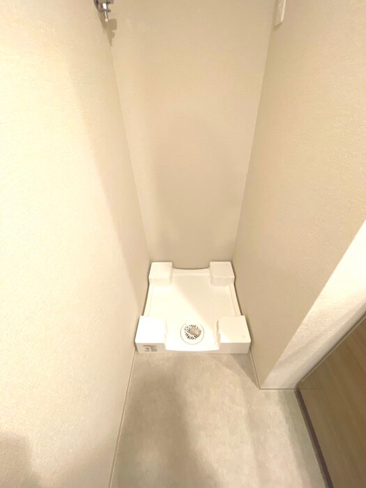 物件内観写真10　(洗濯機置場)