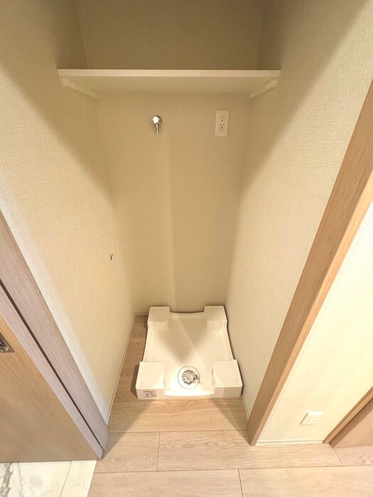 物件内観写真11　(洗濯機置場)