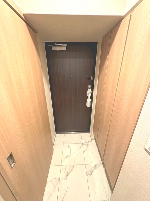 物件内観写真13　(玄関)