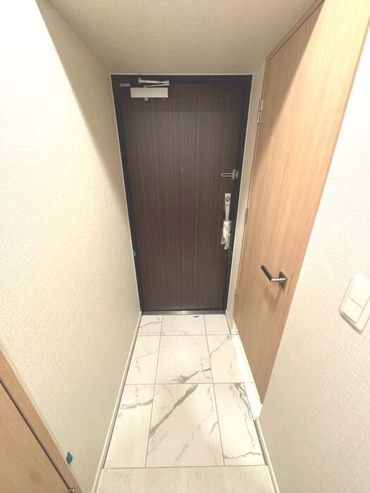 物件内観写真16　(玄関)