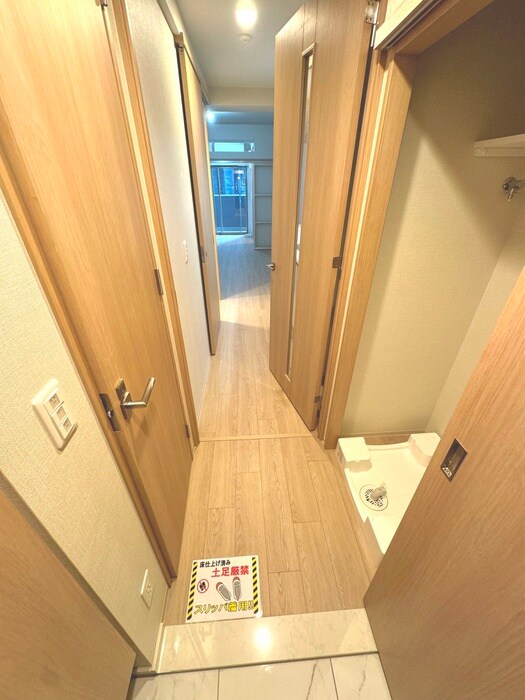 物件内観写真17　(廊下)