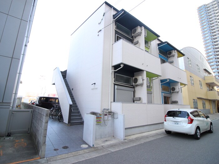 物件外観写真5　(エントランス部分)