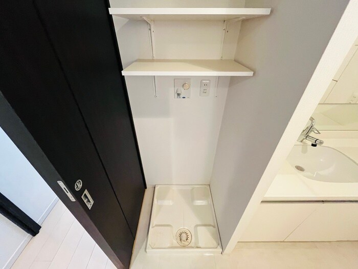 物件内観写真13　(洗濯機置場)