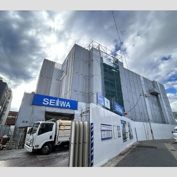 物件外観写真1　(建築中)