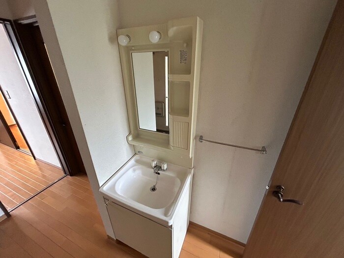 物件内観写真13　(洗面)