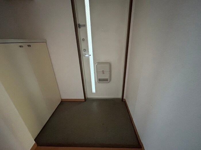 物件内観写真17　(玄関)