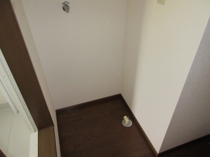 物件内観写真21　(洗濯機置場)