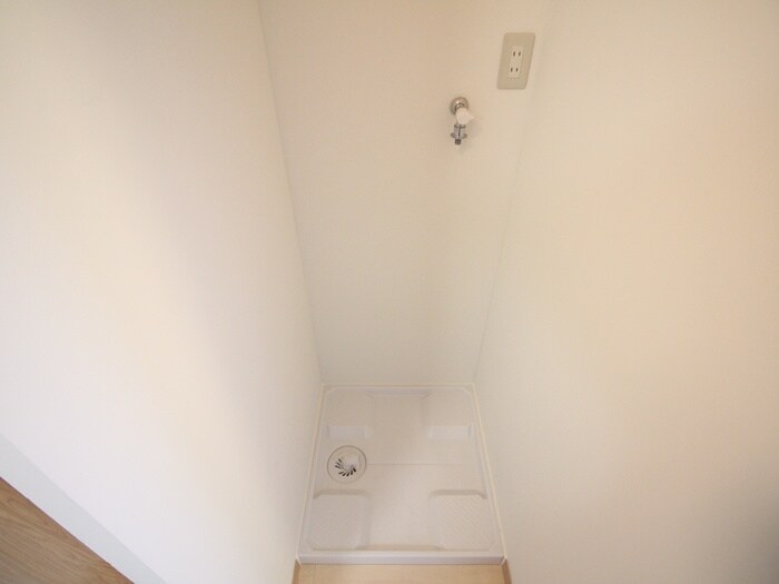 物件内観写真11　(洗濯機置場)