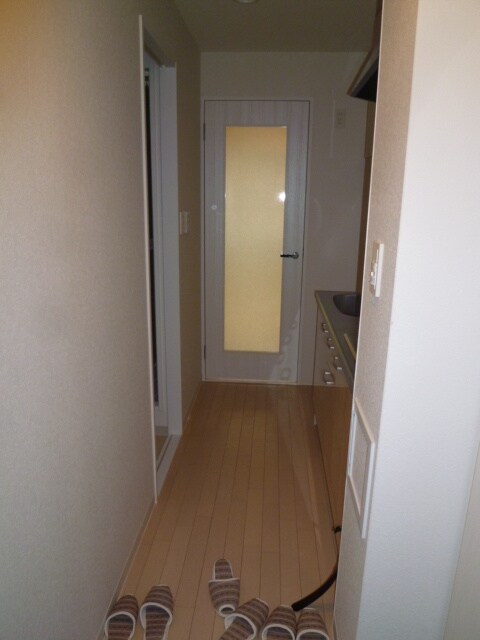 物件内観写真14　(廊下)