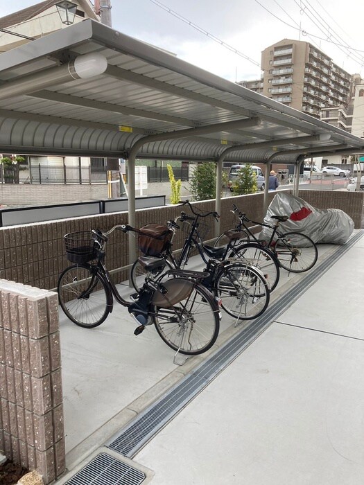 物件外観写真4　(駐輪場)